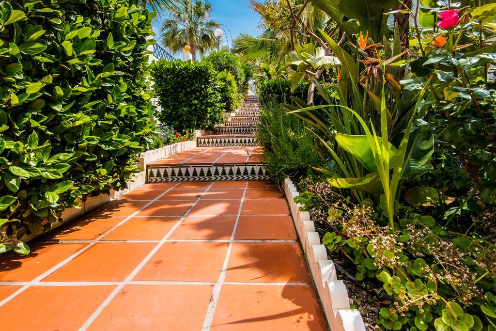 Apartamentos Las Rosas De Capistrano Nerja Exterior photo